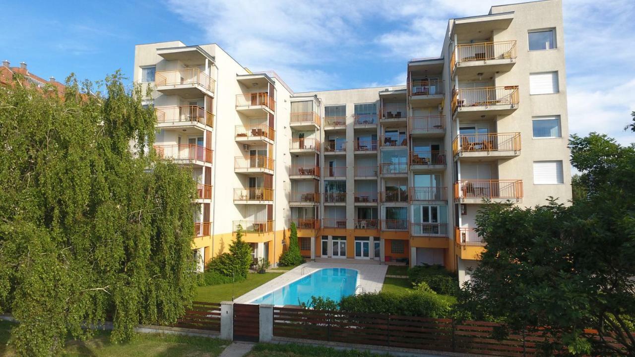 Viktoria Apartmanok Siofok Ngoại thất bức ảnh