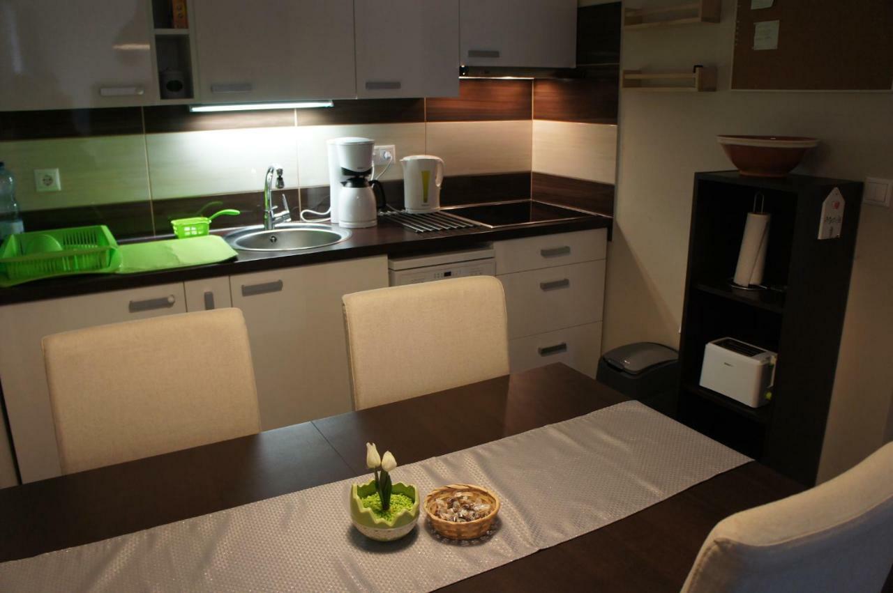 Viktoria Apartmanok Siofok Ngoại thất bức ảnh
